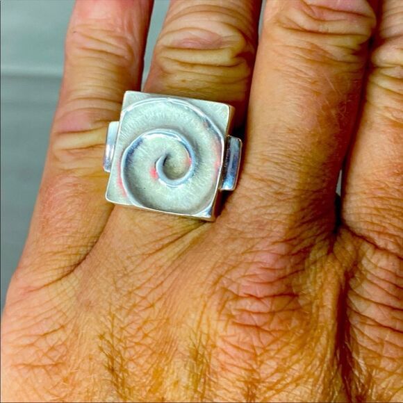 Vintage Jewelry - Sterling Silver Swirls Design Tapered Band Signet Ring